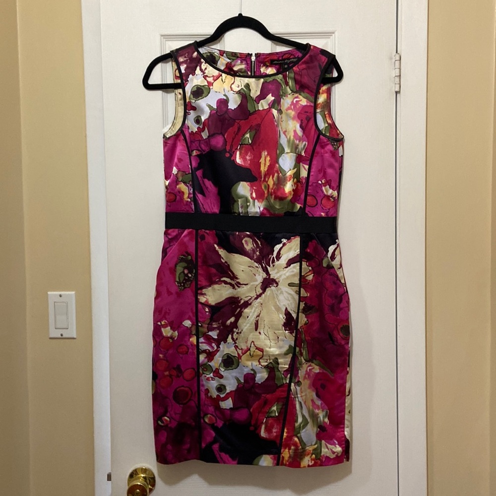 FEMME CARRIERE - Sandra Angellozzi designed Shades of Pink dress